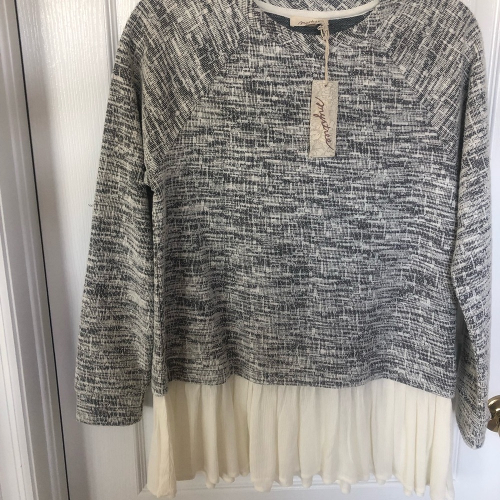 Mystree grey and ivory top